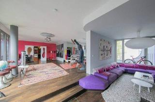 Wohnung kaufen in Johannisstrasse 3, 10117 Berlin, Berlin - Bezugsfreie 6 Zi-Whg mit Kamin Balkon EBK Aufzug u. 2 Stellplätzen