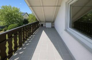 Haus kaufen in 76709 Kronau, Kronau - Frisch renovierte 3-Zimmer-Dachgeschosswohnung mit Balkon & St