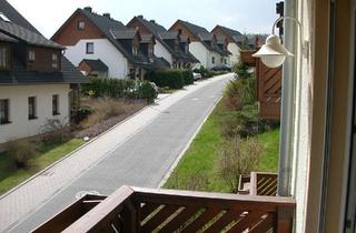Wohnung kaufen in 09390 Gornsdorf, vermietete 3 Zimmer Balkon-Wohnung im Erzgebirge