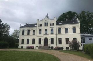 Wohnung kaufen in 18230 Bastorf, Rarität - Wohnen im Gutshaus - die Ostsee ist fußläufig erreichbar - Kaufpreis auf Anfrage !!!!