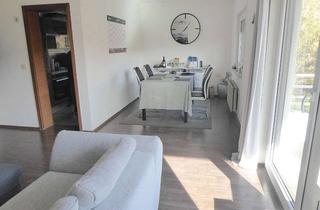 Wohnung kaufen in 57074 Siegen, 2,5 Zimmer Wohnung mit Balkon in kleiner, ruhiger Wohneinheit