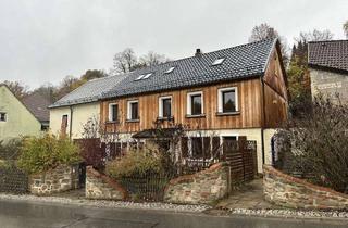 Wohnung mieten in Aichiger Straße, 95466 Weidenberg, Gelegenheit: 2-Zi-Whg mit Vorgarten sowie einem Außen- und Garagenstellplatz! Auch als WG geeignet!