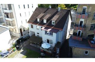 Mehrfamilienhaus kaufen in 70372 Bad Cannstatt, Stilvoll modernisiertes Mehrfamilienhaus mit Top-Rendite und Ausbauoption in zentraler Lage