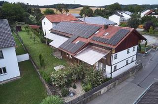 Haus kaufen in 84061 Ergoldsbach, Bei Landshut: Wohnhaus (renoviert) und Stadel mit Ausbaupotential, energetisch autark (PV, E-Speiche