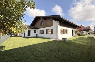 Haus kaufen in 83365 Nußdorf, Großzügiges Familienhaus mit zwei WohnungenPerfekt für Kinder und aktive Familien