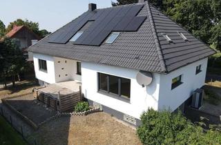 Einfamilienhaus kaufen in 31311 Uetze, Provisionsfrei: Modernisiertes Einfamilienhaus Wärmepumpe, Photovoltaik, Feldrandlage