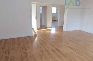 Anlageobjekt in 57627 Hachenburg, Vermietetes 4 Parteienhaus mit Garten und Garagen in guter Lage