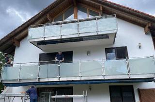 Wohnung kaufen in Moosacher Straße 4c, 85614 Kirchseeon, Geräumige und sanierte 4-Zimmer-Wohnung mit Balkon und Einbauküche in Kirchseeon