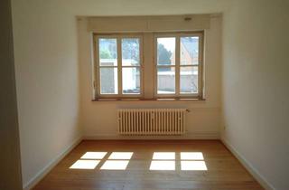 Wohnung kaufen in 76185 Mühlburg, Freundliche 3 ZKB mit Balkon und Mansarde in Mühlburg