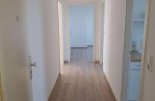 Wohnung mieten in Schmiedestraße 13, 30880 Laatzen, Helle 2-Zimmer Dachgeschosswohnung in Laatzen