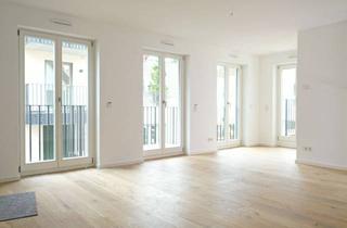 Wohnung mieten in Pfanzeltplatz 15, 81737 München, Stilvolle, neuwertige 3-Zimmer-Terrassenwohnung mit Balkon und Einbauküche in München