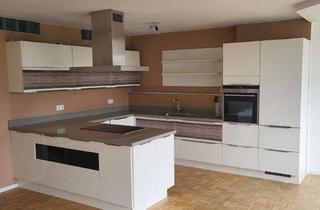 Wohnung mieten in 41065 Lürrip, Renovierte 3-Zimmer Wohnung mit großzügiger Terrasse