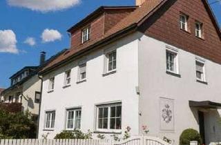 Mehrfamilienhaus kaufen in 64291 Arheilgen, Gepflegtes Mehrfamilienhaus mit großem Garten und Ausbaupotenzial