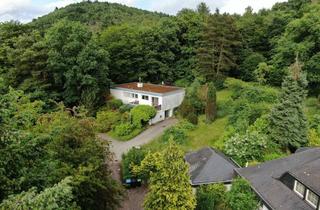 Einfamilienhaus kaufen in 66386 St. Ingbert, Bungalow mit Weitblick in IGB-Sengscheid, 2.570 m², Waldlage, absolute Privatsphäre + Baugrundstück