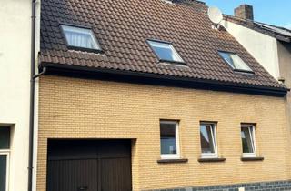 Haus kaufen in 76661 Philippsburg, Zwei Wohneinheiten möglich – Großzügiges Reihenmittelhaus mit Garten, Terrasse und Ausbaupotenzial. 136 m² Wohnfläche, sonniges Grundstück, angrenzender Reiterhof.