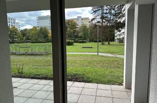 Wohnung kaufen in Adolf-Baeyer-Damm 30, 81735 München, München - Moderne 2-Zimmer-Wohnung mit Terrasse - frisch renoviert in München-Perlach