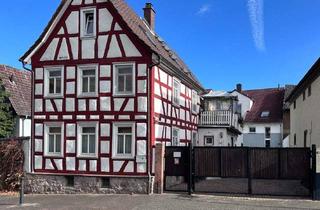 Haus kaufen in 61118 Bad Vilbel, Bad Vilbel - Historisches Fachwerkhaus trifft modernes Wohnhaus - mit weitläufigen Garten!