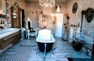 Wohnung kaufen in 26382 Wilhelmshaven, Wilhelmshaven - Schöne 2 Zimmer Altbauwohnung, vollmöbliert, in der City