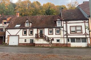 Haus kaufen in 66909 Herschweiler-Pettersheim, Herschweiler-Pettersheim - Sanierungsbedürftiges Fachwerkhaus mit breiter Grundstücksfront