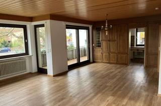 Wohnung mieten in Professor-Mader-Straße, 97320 Großlangheim, Gepflegte 4-Zimmer Wohnung mit Garage in Großlangheim