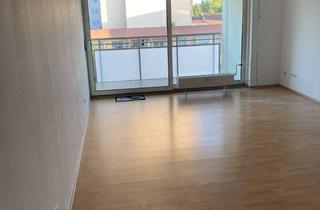 Wohnung mieten in Am Kurpfalzplatz, 68519 Viernheim, Schöne zentralgelegene Wohnung in Viernheim mit Einbauschränken und moderner Einbauküche.