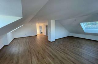 Wohnung mieten in Lilienthalstraße 23, 86415 Mering, Komplett sanierte Dachgeschosswohnung