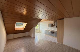 Wohnung mieten in Häuleweg 14, 72820 Sonnenbühl, Gepflegte 3-Zimmer Dachgeschosswohnung mit Balkon in Sonnenbühl