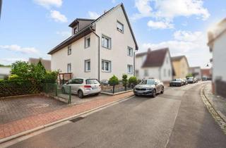 Mehrfamilienhaus kaufen in 63526 Erlensee, In 5 Min auf der Autobahn: Zweifamilienhaus saniert mit PV-Anlage, Gärtchen & Stellplätzen