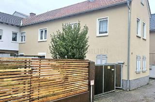 Haus kaufen in 76865 Insheim, Solides Ein-bis Zweifamilienhaus mit kleinem Garten und Innenhof in Insheim/SÜW