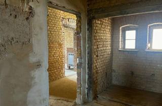 Mehrfamilienhaus kaufen in 08525 Haselbrunn, Mehrfamilienhaus zur Sanierung in zentraler Lage