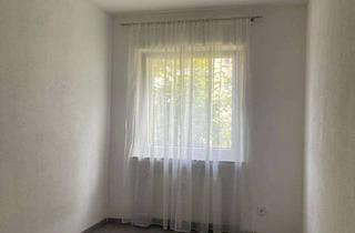 Wohnung mieten in Weiherstraße 17, 91056 Frauenaurach, Vollständig renovierte Wohnung mit drei Zimmern sowie Balkon und EBK in Erlangen-Frauenaurach