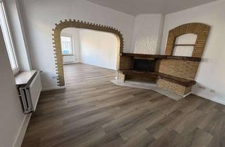 Wohnung mieten in 53840 Troisdorf, Stilvolle 2,5-Zimmer-Altbauwohnung mit Kamin - Wohnen im Herzen von Troisdorf