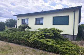 Einfamilienhaus kaufen in 03238 Finsterwalde, Idyllisches Einfamilienhaus mit ausgebauten Keller, Garage, Carport, Nebengelass und schönem Garten!