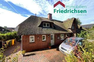 Doppelhaushälfte kaufen in 25899 Niebüll, Liebevoll modernisierte Doppelhaushälfte unter Reet