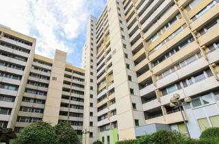 Anlageobjekt in 71229 Leonberg, Kapitalanlage mit Panoramablick: 3,5-Zimmer-Wohnung mit 2 Balkonen und Garage in zentraler Lage