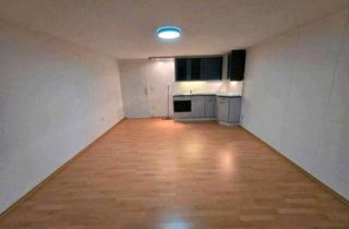 Haus kaufen in 83024 Rosenheim, Rosenheim - Zu Verkaufen HobbyraumLagerraumAbstellraum