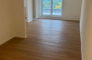 Wohnung kaufen in 99867 Gotha, Gotha - Renovierte 3-Zimmer Wohnung mit Balkon und großer Dachterrasse