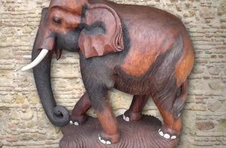 Wohnung kaufen in 56865 Blankenrath, Blankenrath - Elefant, sehr alt, sehr selten
