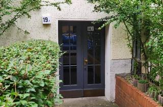Wohnung kaufen in Rüdesheimer Platz, 14197 Berlin, Berlin - 60m² Altbauwohnung am Rüdesheimerplatz FREI bezugsfertig