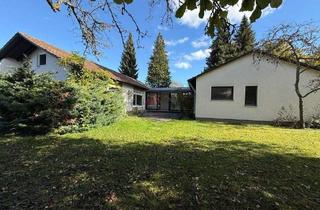 Haus kaufen in 78532 Tuttlingen, Tuttlingen - Großzügiger Bungalow mit Garage auf parkähnlichen Grundstück im Brunnental Tuttlingen