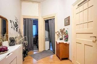 Wohnung kaufen in 90429 Nürnberg, Schnäppchen! Vermietete Altbauwohnung mit Perspektive