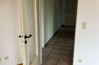 Wohnung kaufen in 49082 Sutthausen, Wohnen über den Dächern: Helle 3-Zimmer-Dachgeschosswohnung mit Sonnenbalkon!