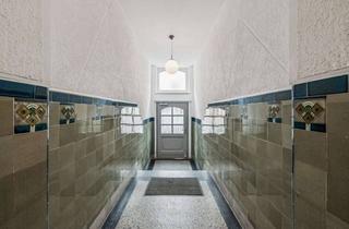 Wohnung kaufen in 40219 Unterbilk, Altbau trifft Gartenidylle – Gartenwohnung mit großer Loggia und eigenem Garten