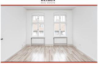 Wohnung kaufen in 13507 Tegel, Frisch renovierte, helle 2-Zimmer-Altbauwohnung in Berlin-Tegel