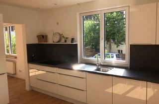 Wohnung mieten in 72072 Tübingen, Lichtdurchflutete 3-Zimmer-Wohnung mit Balkon in ruhiger Lage von Tübingen