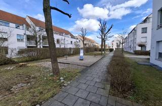 Wohnung mieten in Sperberstraße 2 - 32, 86343 Königsbrunn, MIT AUFZUG - DIREKT AM ILSESEE - GEPFLEGTE 1-ZIMMER-WOHNUNG MIT SCHLAFNISCHE UND EINBAUKÜCHE