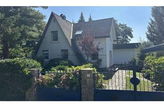 Haus kaufen in 14669 Ketzin, Exklusivauftrag: Top-gepflegtes Architektenhaus auf Wassergrundstück in Ketzin