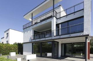 Villa kaufen in 60438 Frankfurt, Villa der Extraklasse – Zeitlose Architektur in Frankfurts Premiumlage