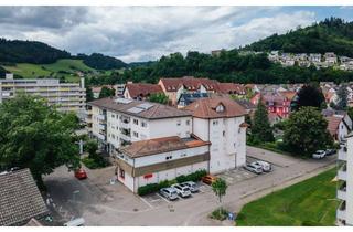 Mehrfamilienhaus kaufen in 79183 Waldkirch, Mehrfamilienhaus mit Gewerbeeinheit in begehrter Lage - Waldkirch!