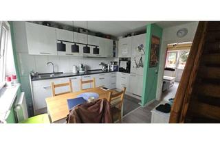 Reihenhaus kaufen in 24147 Elmschenhagen-Nord, Reihenhausmitte mit Gestaltungspotential